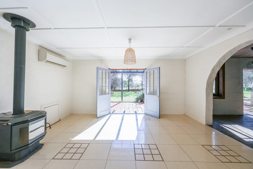Click to view all images 72 Magpie Lane Gulgong NSW 2852 - Image 3