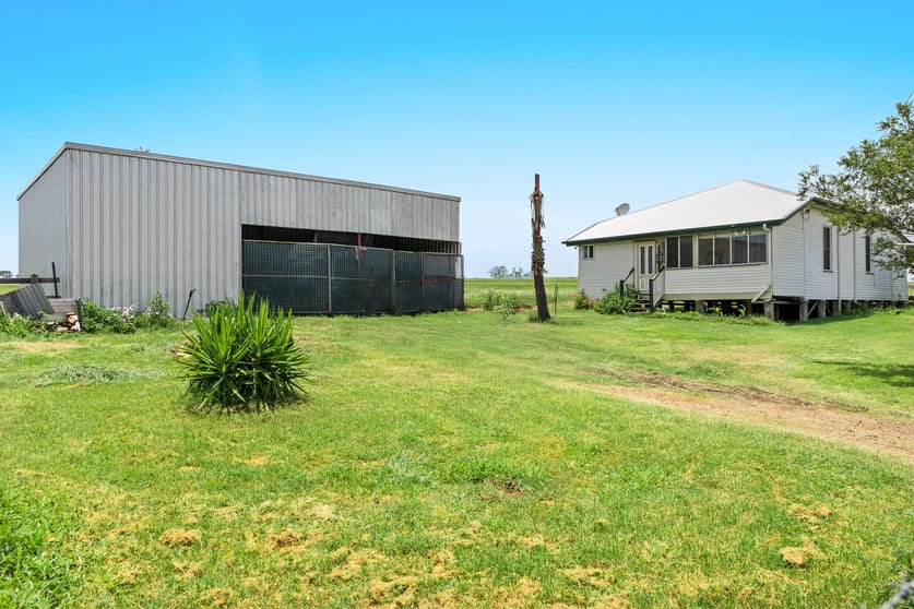 Click to view all images 416 Roona Road Junabee QLD 4370 - Image 2