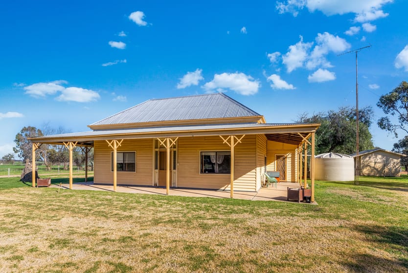 Click to view all images 386 Butler Road Moama NSW 2731 - Image 3