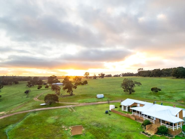 Click to view all images 163 Fulcher Road Kojonup WA 6395 - Image 2