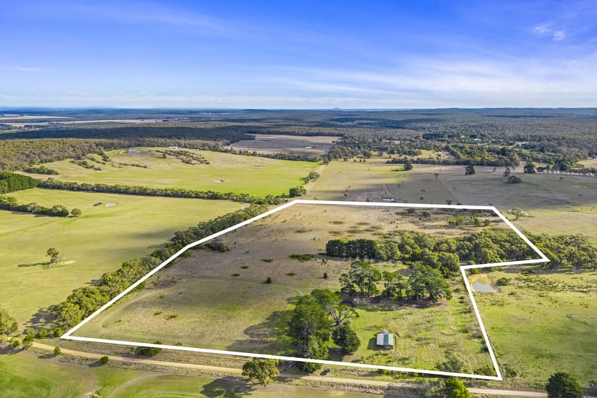 Click to view all images 150 Mckees Road Garibaldi VIC 3352 - Image 1