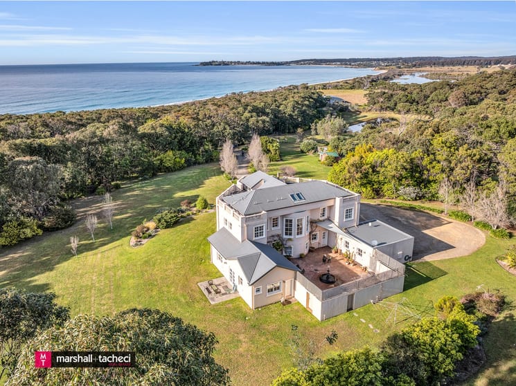 Click to view all images 26 Tilba Road Wallaga Lake NSW 2546 - Image 1