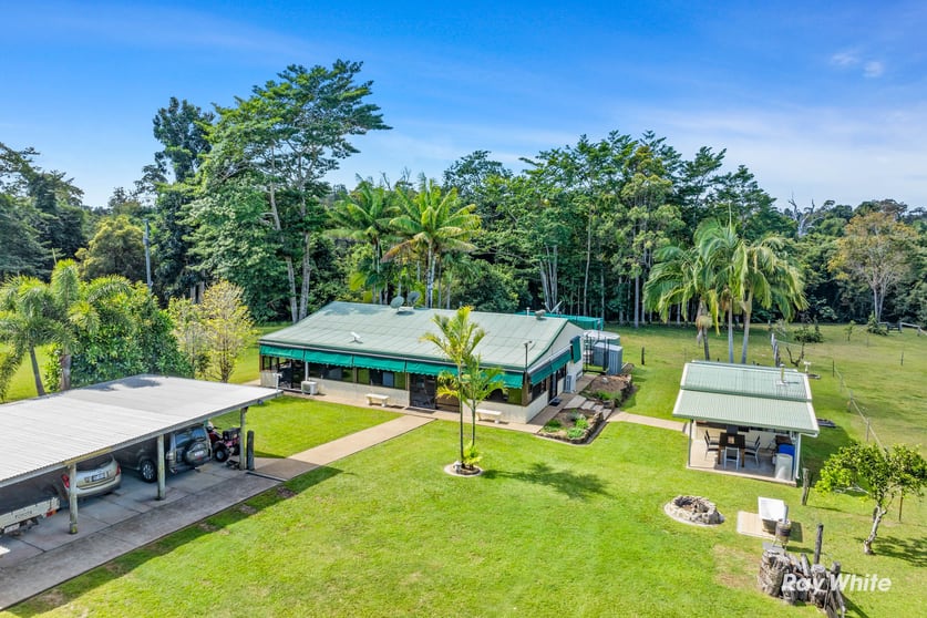 Click to view all images 260 Yaxleys Road Byfield QLD 4703 - Image 3