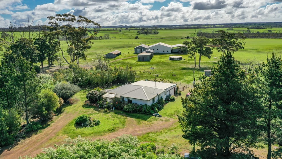 Click to view all images 2060 East West One Highway Seddon SA 5223 - Image 2