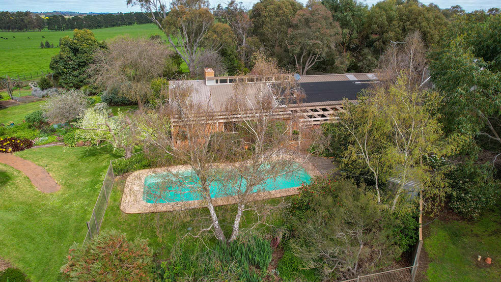 Click to view all images 521 Mill Road Strathkellar VIC 3301 - Image 2