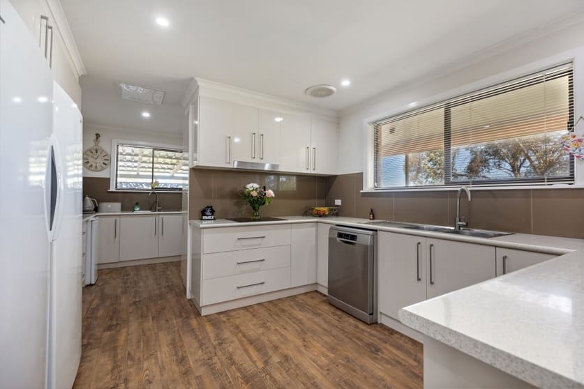 Click to view all images 'Bonnie Doone' 9028 Newell Highway Mirrool NSW 2665 - Image 2