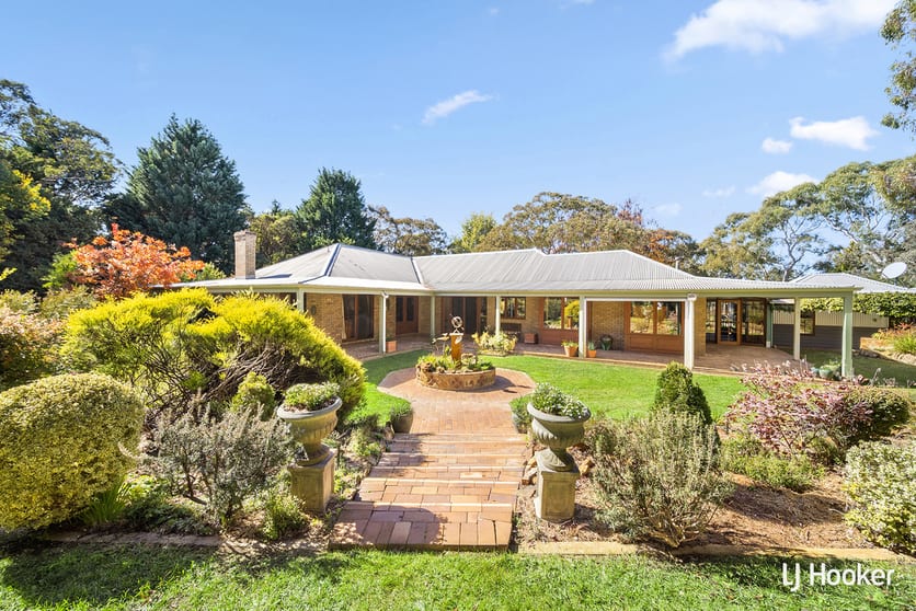 Click to view all images 1 Radcliffe Circuit "Clover Hill" Carwoola NSW 2620 - Image 1