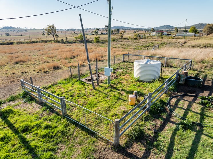 Click to view all images 22/202 Allen Road East Greenmount QLD 4359 - Image 3