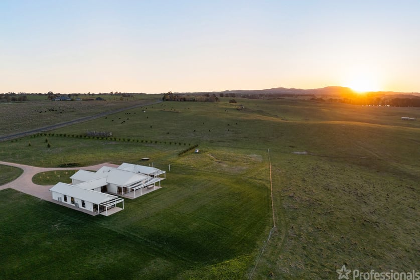 Click to view all images 192 Summer Hill Lane Orange NSW 2800 - Image 3