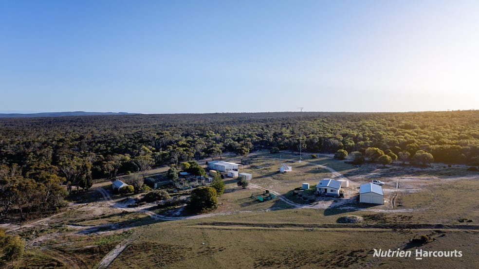 Click to view all images 987 Carlingup Road Ravensthorpe WA 6346 - Image 1