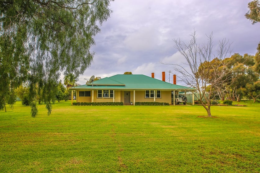 Click to view all images 'Moystn Park' 1432 North Aratula Road Deniliquin NSW 2710 - Image 1