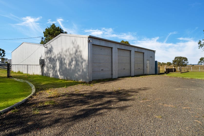 Click to view all images 10 Jimba Road Lockyer Waters QLD 4311 - Image 3