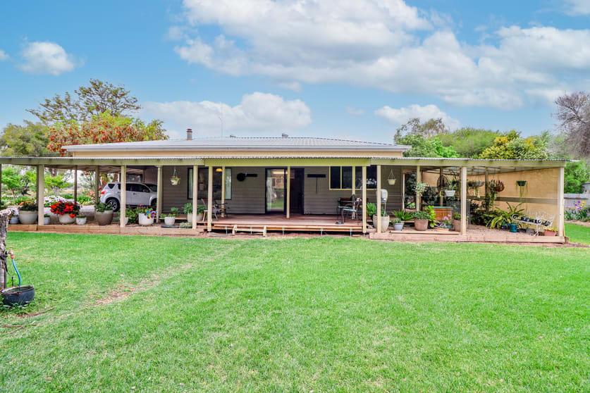 Click to view all images 79 Tyntynder Central Road Beverford VIC 3590 - Image 2