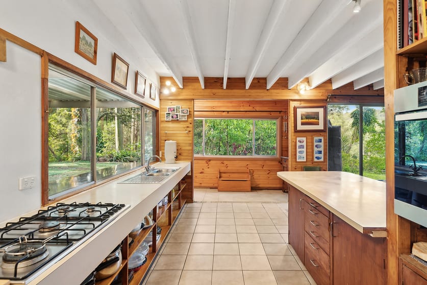 Click to view all images 386 The Ridgeway Lisarow NSW 2250 - Image 3