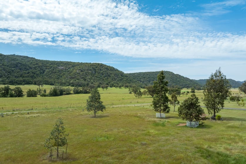 Click to view all images 713 Giants Creek Road Giants Creek NSW 2328 - Image 3