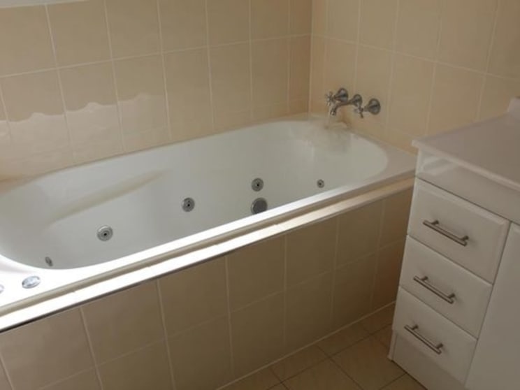 Click to view all images 48 Acacia Crescent Warialda NSW 2402 - Image 2