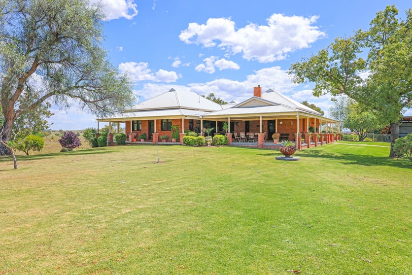 Click to view all images 88 Rushes Creek Road Manilla NSW 2346 - Image 2