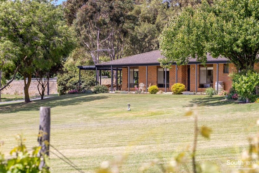 Click to view all images 76 St Andrews Terrace Willunga South SA 5172 - Image 3