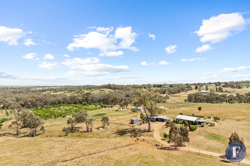 Click to view all images 59 Friends Lane Young NSW 2594 - Image 1