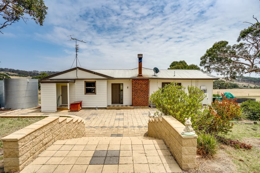 Click to view all images 63 Burgar Road Middleton SA 5213 - Image 3