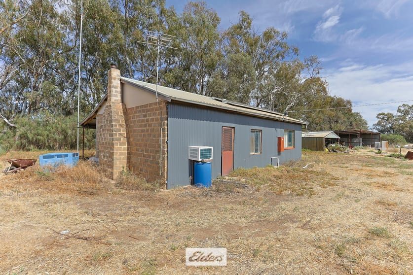 Click to view all images 25 Blake Road Red Cliffs VIC 3496 - Image 3