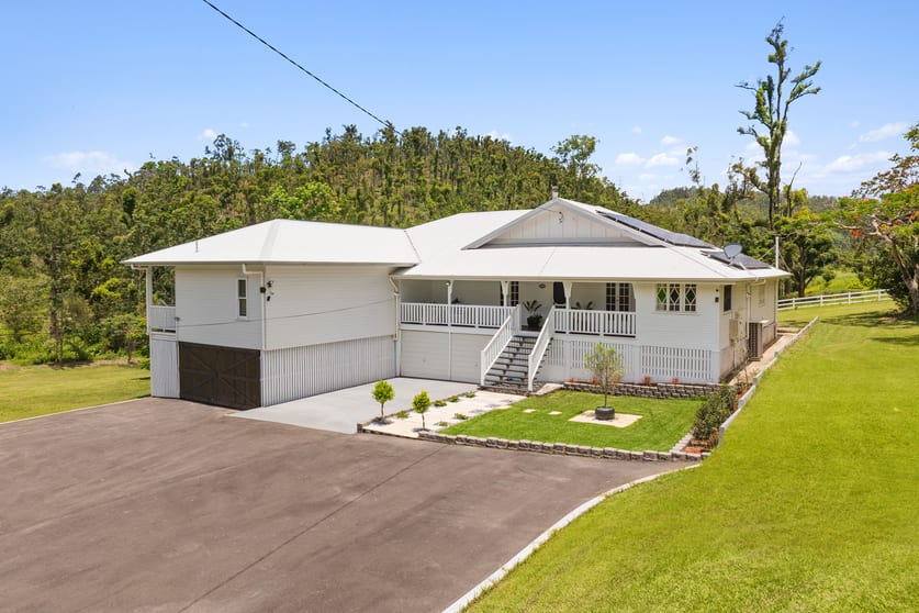 Click to view all images 107 Welches Road Wongawallan QLD 4210 - Image 2