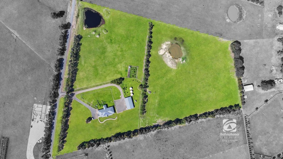 Click to view all images 30 Minter Road Johnsonville VIC 3902 - Image 2
