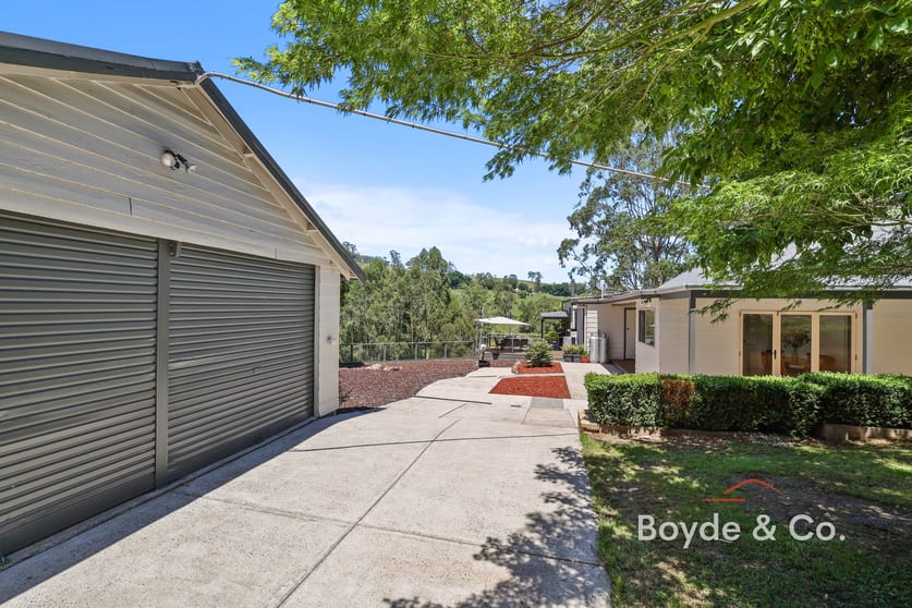 Click to view all images 1195 Coalville Road Narracan VIC 3824 - Image 3