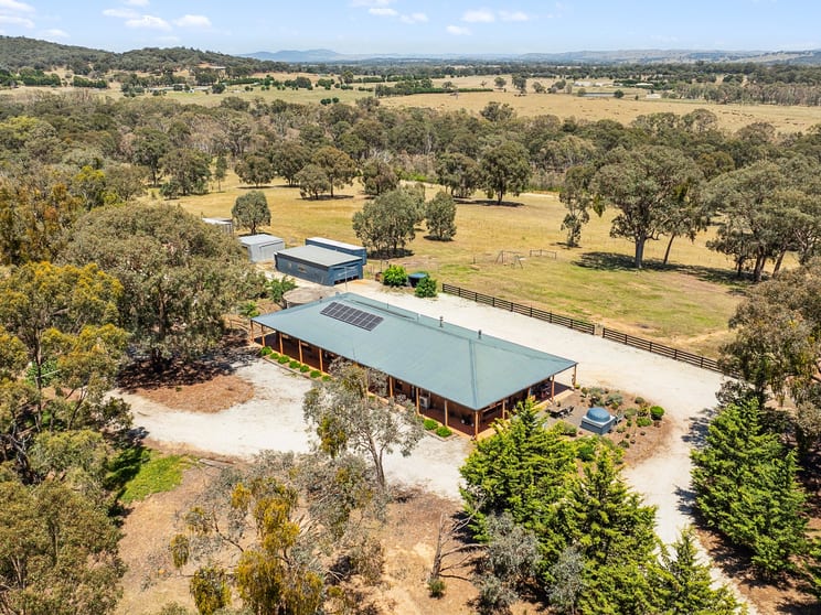 Click to view all images 110 Dawe Road Tallarook VIC 3659 - Image 2