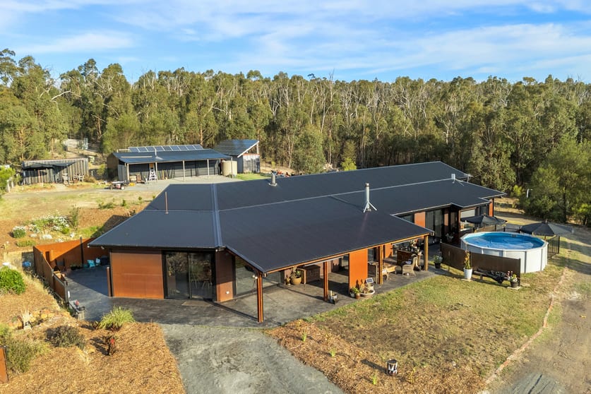 Click to view all images 517 Pryors Road Scotsburn VIC 3352 - Image 2