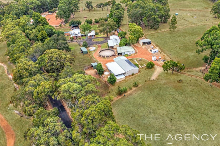 Click to view all images 161 Breeze Road Gidgegannup WA 6083 - Image 3