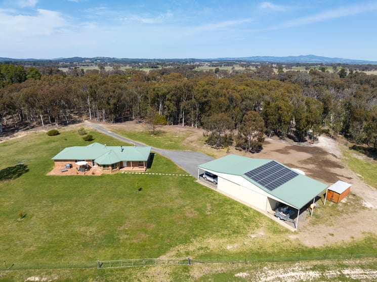 Click to view all images 74 Kent Road Orange NSW 2800 - Image 3