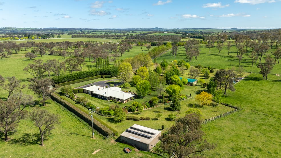 191 Thunderbolts Way Walcha NSW 2354 - Image 1