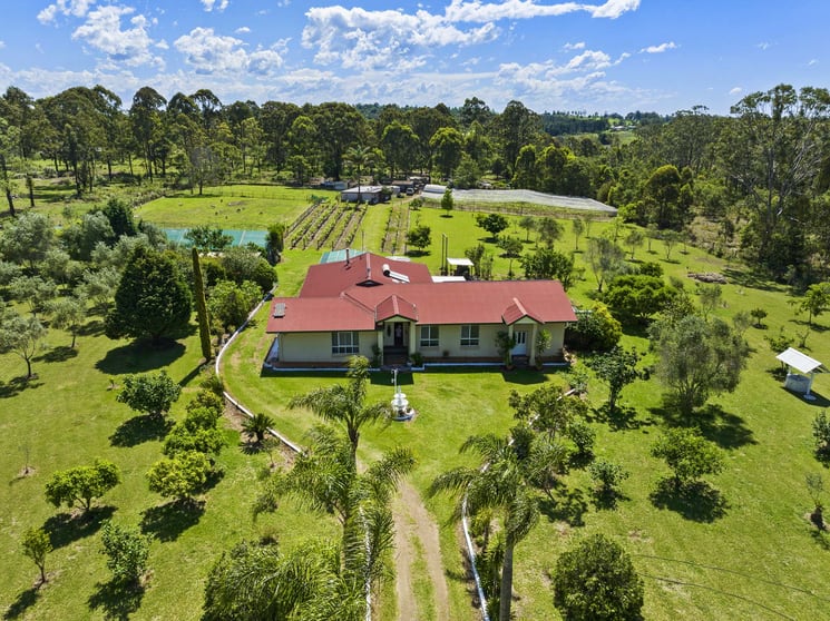 Click to view all images 145 Crumpton Drive Blackbutt North QLD 4314 - Image 1