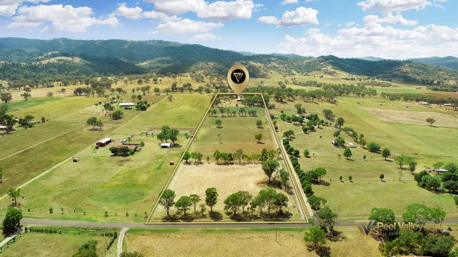 Click to view all images 74 Martins Lane Tamworth NSW 2340 - Image 1