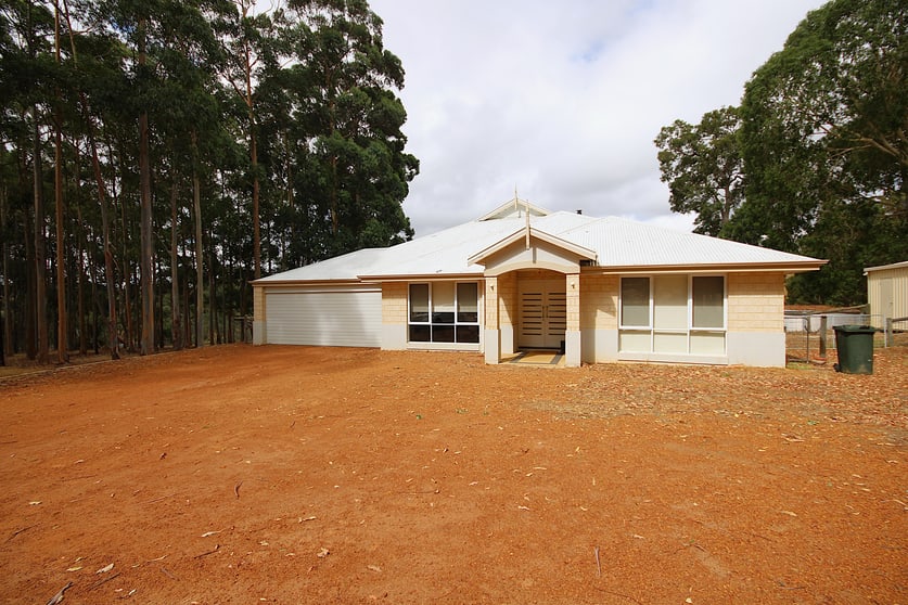 Click to view all images 167 Goldfields Road Upper Capel WA 6239 - Image 2