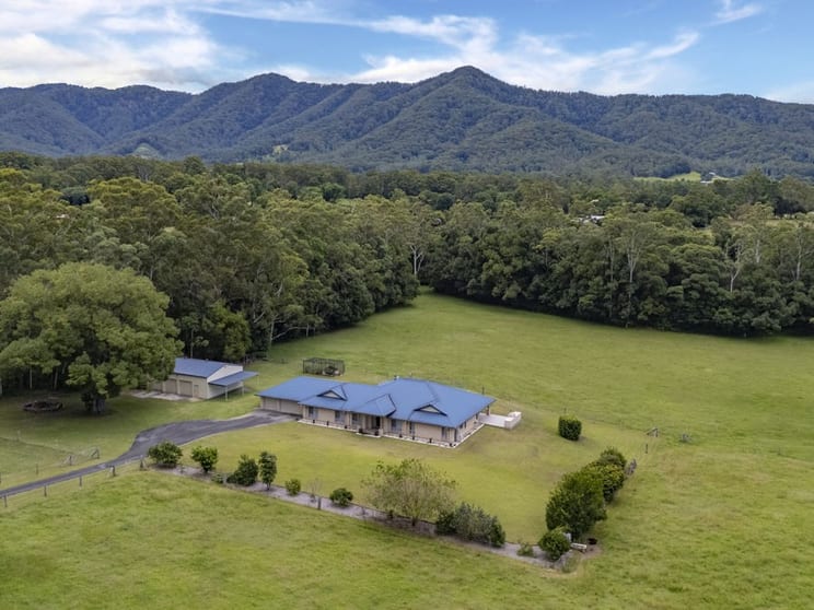 Click to view all images 130 Gleniffer Road Bonville NSW 2450 - Image 1