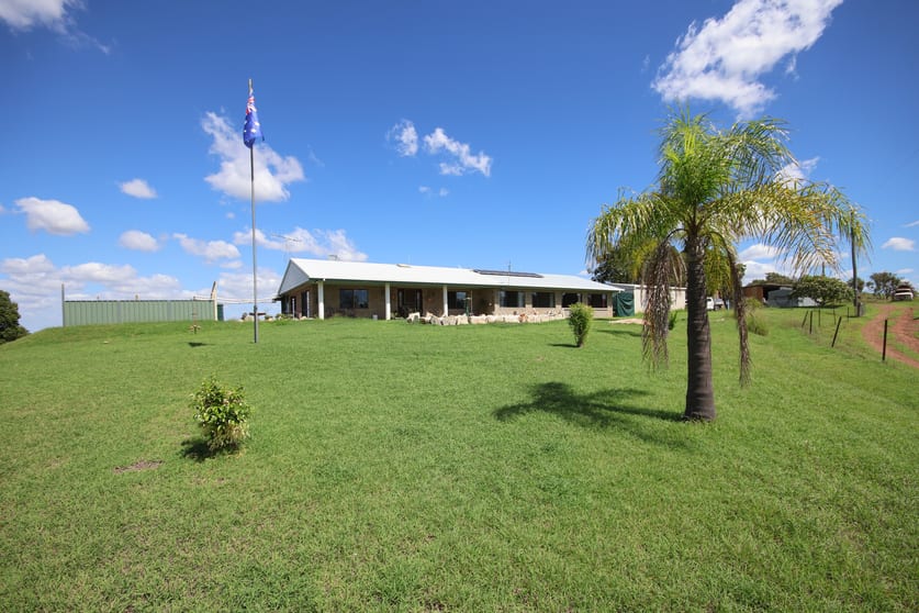 Click to view all images 19516 Burnett Highway Mundubbera QLD 4626 - Image 2