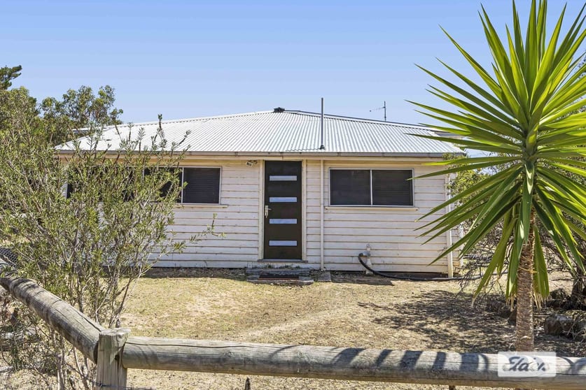 Click to view all images 314 Moyston-Willaura Road Moyston VIC 3377 - Image 2