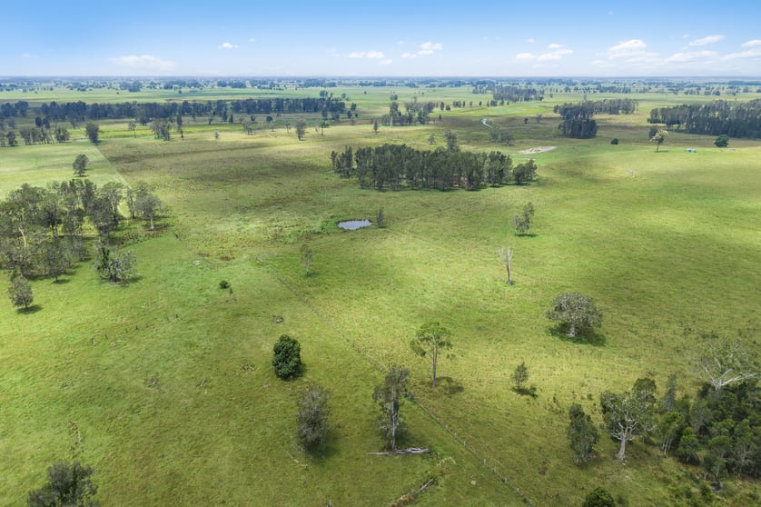 Click to view all images 83 Sutherlands Lane Bellimbopinni NSW 2440 - Image 2