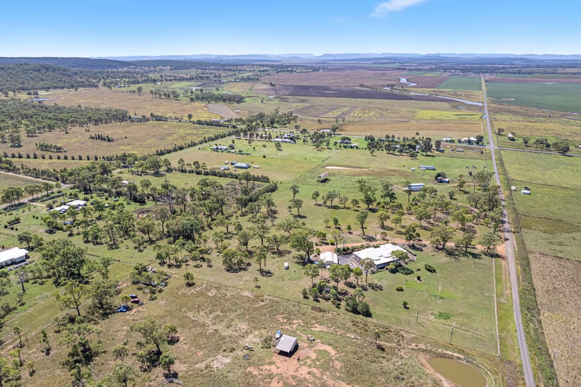 Click to view all images 314 Blacksoil Lane Bony Mountain QLD 4370 - Image 3