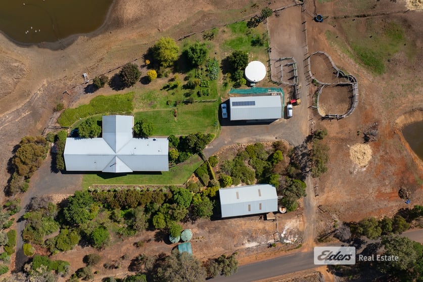 Click to view all images 179 King Spring Road Thomson Brook WA 6239 - Image 3