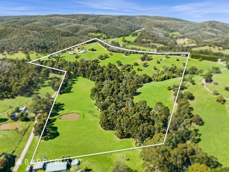 Click to view all images 210 Clarkes Road Upper Plenty VIC 3756 - Image 1