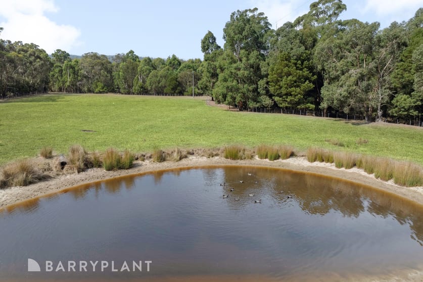 Click to view all images 210 Clarkes Road Upper Plenty VIC 3756 - Image 3