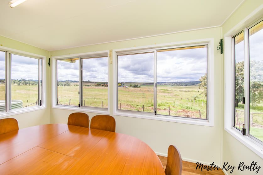 Click to view all images 44 Ashton Street Murgon QLD 4605 - Image 3