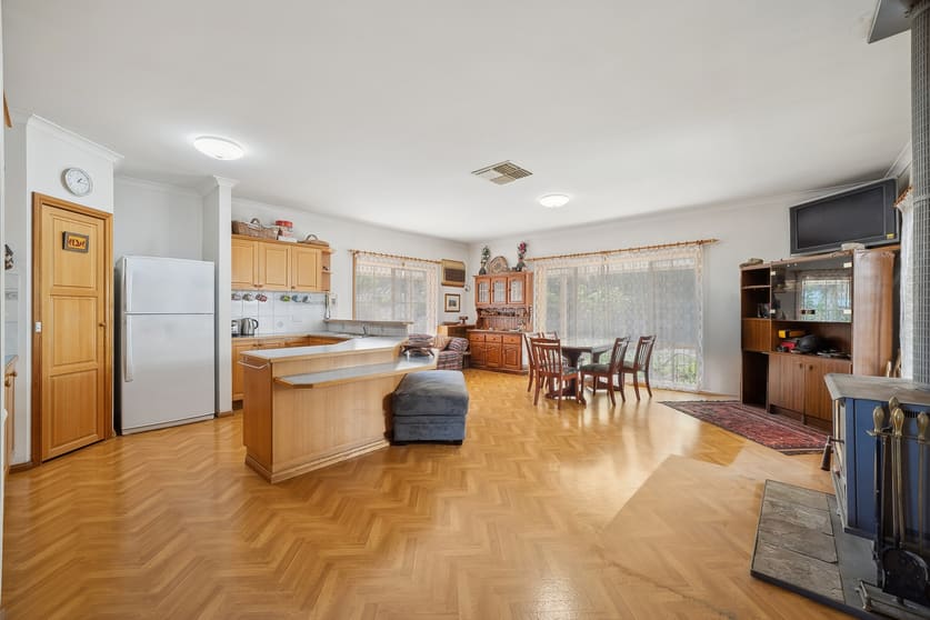 Click to view all images 625 Old Tolmie Road Barwite VIC 3722 - Image 3