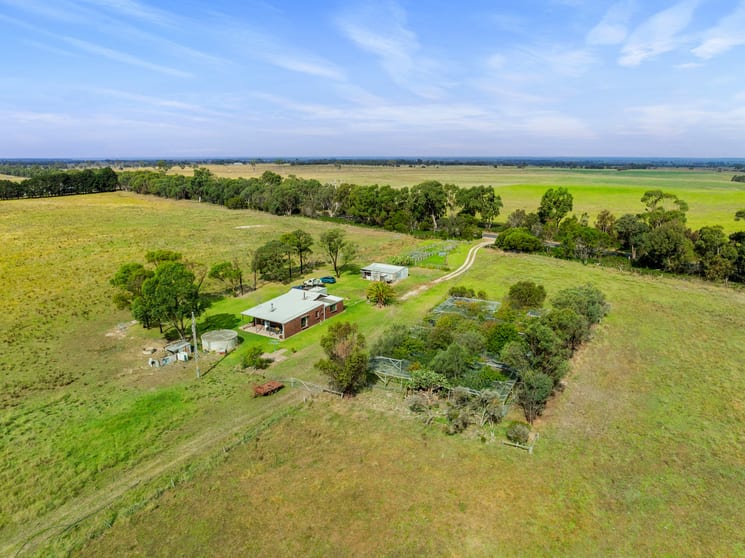 Click to view all images 781 Stratford-Bengworden Road Stratford VIC 3862 - Image 2