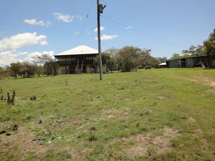 Click to view all images 1415 Ferry Road Rosedale QLD 4674 - Image 1