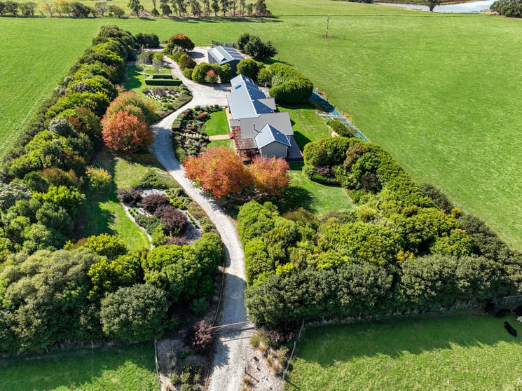 Click to view all images 381 Chute Road Thorpdale VIC 3835 - Image 1