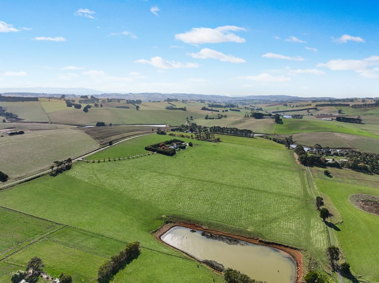Click to view all images 381 Chute Road Thorpdale VIC 3835 - Image 3